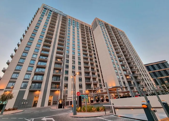 1Br Fully Furnished Apartment In Dubai